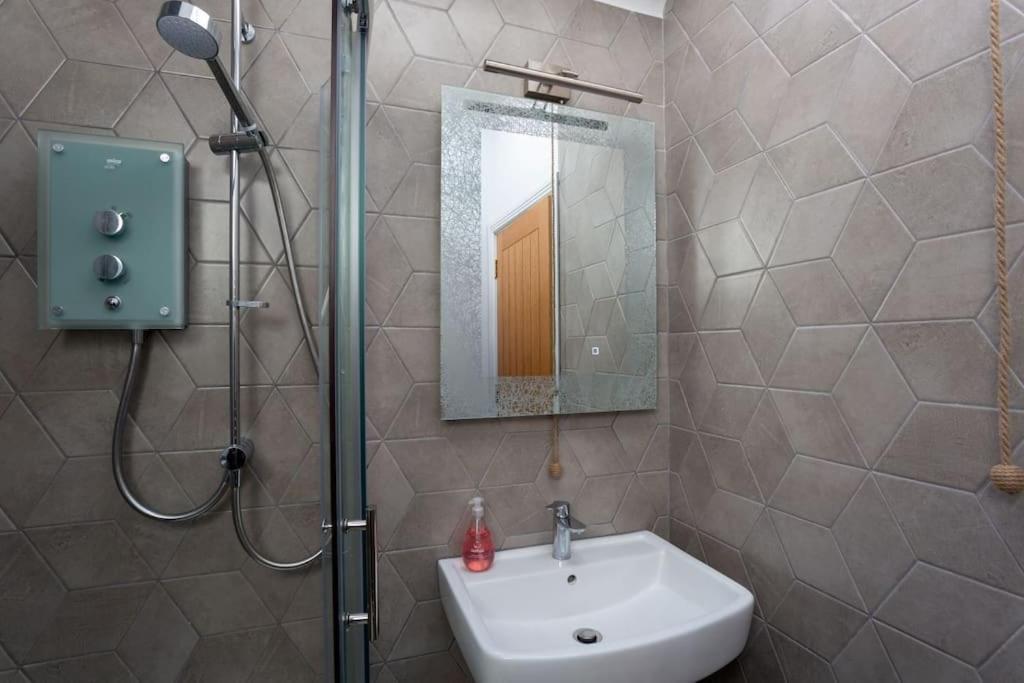 The Tullet, Boutique Hideaway In Somerset *